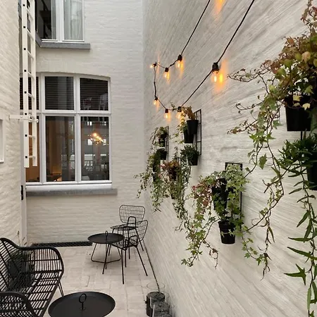 Achilles Bed & Breakfast 4*